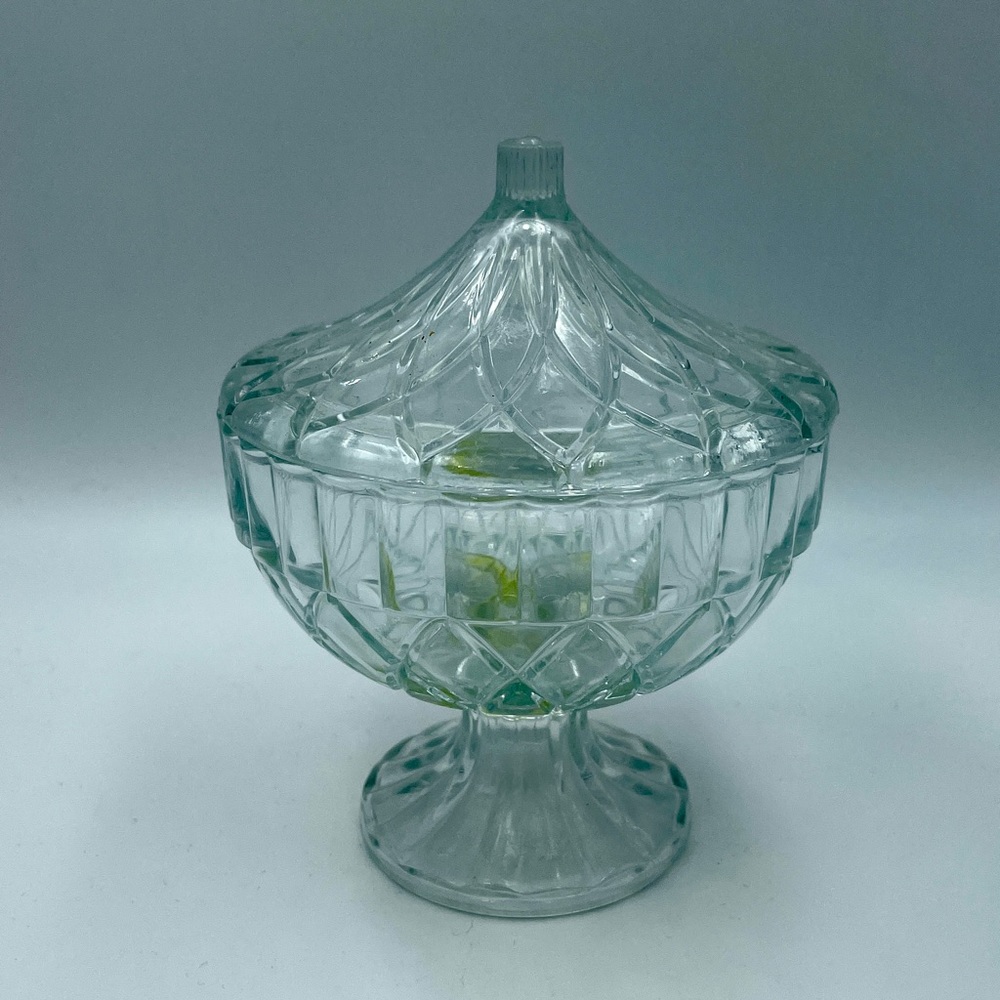 Cut glass candy dish with lid, trinket dish with lid. Vintage